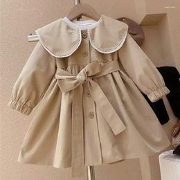 Vestes 2024 printemps automne filles veste longue Style britannique couleur unie col de poupée simple boutonnage coupe-vent enfants mode manteau 2-8Y