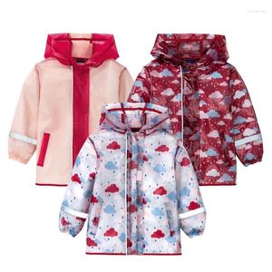 Jackets 2024 Spring jas Girls Print Hoodsed Hood Dof Rain Baby Boys Coats TPU Sport Kids Windscheper Autumn Children Outerwear