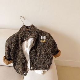 Chaquetas AYNIGIELL primavera otoño chaqueta informal de manga larga para niños, chaqueta coreana con estampado de leopardo para niñas, chaqueta vaquera corta 230619