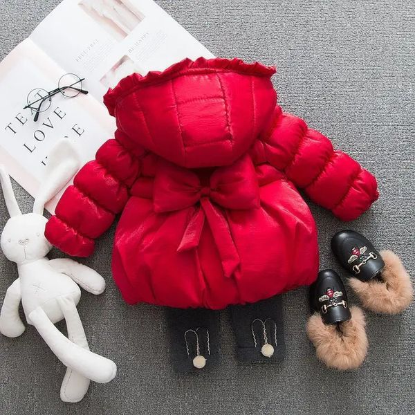 Chaquetas Baby Girl Down Invierno Grueso Abrigo rojo Año Navidad Arco Sudadera con capucha Outwear Niño Parkas Niños para niñas 231213