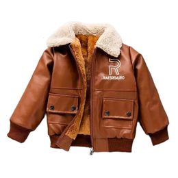 Vestes Garçons Hiver Velours Veste En Cuir PU Beaux Vêtements Manteau Épais Pour Enfants Vêtements D'extérieur 1 12 14 Ans Fermeture Éclair Mmbroidery 231218