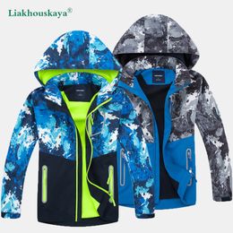 Merkjassen voor kinderen Bovenkleding Jassen Lente Herfst Waterdicht Winddicht Fleece Capuchon Kindersportkleding voor jongens 230905