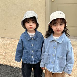 Jackets Kinder kleding denim jas meisjes lentekleding lente en herfst Koreaanse stijl losse stijl jongens jas baby top 230818
