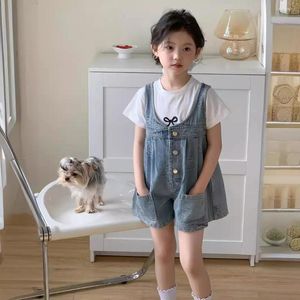 Jackets Kinderen Kleding Kinderen Denim broek Koreaanse stijl 2024 Zomermeisjes Bloem overalls Leuke zoete casual losse shorts