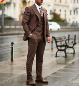 Vestes chics masculins combinés smokings de mariage pour époux porter un blazer formel veste à trois pantalons + pantalon + gilet trajes de hombre