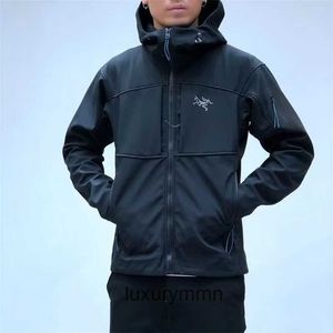 Vestes Manteaux Marque Canada Designer De Luxe Manteaux Arct Chandails 2023 Nouveaux Hoodies Style Os Oiseaux Hommes Soft Shell Polaire Manteau Extérieur Coupe-Vent Waterpro 7T7Q