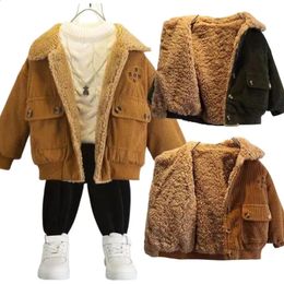 Vestes Veste en velours côtelé pour garçons Manteau d'hiver en peluche Revers Vêtements d'extérieur chauds Vêtements pour enfants Épaissir la laine d'agneau 1 5 ans 231030