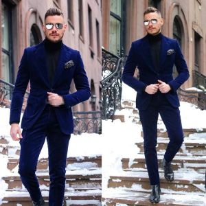 Costume de vestes Homme bleu foncé un bouton Velvet Mens Mens Prom Notched Abeld Wedding Tuxedos for Men 2 Pieces Blazers (veste + pantalon)