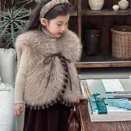 Jaquetas moda outono inverno bebê meninas casacos de pele marrom bege sem mangas bowknot decorado plissado borda coletes coletes 231216