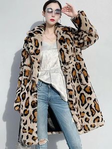 Vestes Nouveau manteau de fourrure de lapin naturel Long motif léopard col de costume ceinture en cuir mode hiver femmes réel veste de fourrure de lapin