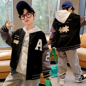 Vestes Spring Automne Bomber veste pour enfants lettre imprimé usterwear garçon streetwear écoliers enfants Baseball Uniforme Matel 4 6 8 10 12 14y 230817