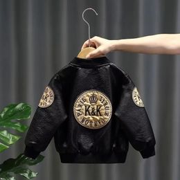 Jackets Spring Boys Pu Leather Jacket bovenkleding voor peuter babykleding kinderen outfits kinderen kinderen kleding ritssluiting ritsjas 231207