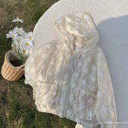 Vestes Mode d'été Léger Enfants Sun Suit Tops Floral Broderie Belles Filles Manteaux Cordon À Capuche Zip Bébé 1 10 Ans 230411