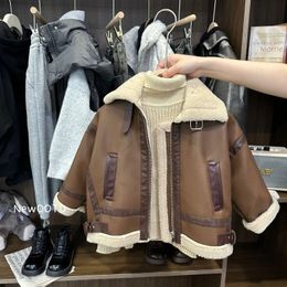 Vestes Veste en cuir de velours pour enfants épais 2023 hiver garçons filles manteau de coton chaud mode enfants bébé moto Pu vêtements d'extérieur 231109