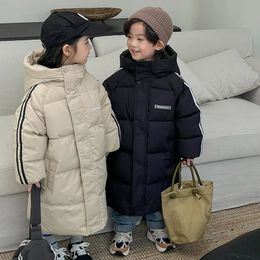 Jassen Winter warme katoenen jas met capuchon verlengd jongens meisjes 2 9 jaar oude jas verdikt 2023 Koreaanse mode kinderkleding 231120