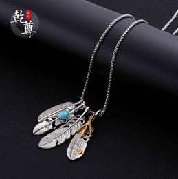 Japon et Corée du Sud Collier de plumes Takahashi Goro Men039 Titanium Steel Student Couple Hip Hop Eagle Claw Takahashi Leaf P1290467