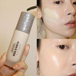 Japan Red Earth Herbal Essence Foundation 30G Skin Nourishing Concealer Hydratatie van langdurige waterdichte make-up cosmetica 240410