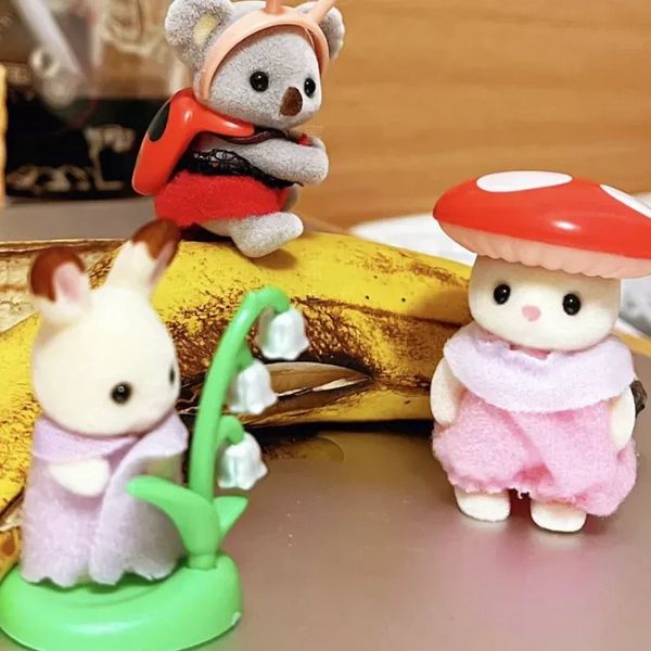 Japon Sylvanian Families Blind Box Kawaii Dress Up Migne Anime Figrues Ornaments Doll Birthday Gifts for Festival 240426