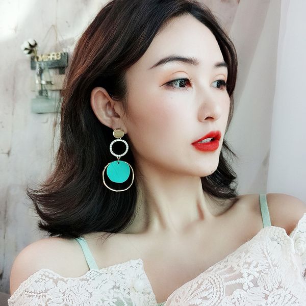 Mode japonaise et coréenne nouvelles boucles d'oreilles disque exagérées femme tempérament coréen longue Net rouge boucles d'oreilles en gros