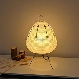 Diseño japonés Lámpara de mesa de papel de arroz Hogar Interior Sala de estar Dormitorio Sala de estudio Decoración Escritorio Luz Atmósfera Trípode Lámpara de noche HKD230807