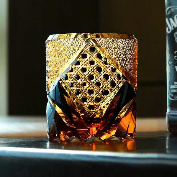 Edo japonés Kiriko Crystal Gem Amber Whisky Glass Manual Diamond Cut 3D Relief Wineglass Royal Court Clear Whisky Tasting Cup HKD230809