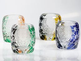 Japanse Gegraveerde Kiriko-bril Dubbele kleur Handgeslepen tot helder glaswerk met geschenkverpakking Whiskey Wodka Kristalglas 10oz 1PCS