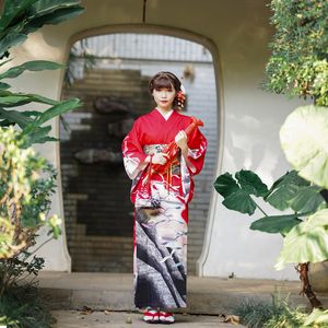 Ropa étnica formal japonesa Manga vibratoria Kimono estándar Posicionamiento tradicional Flor Mango de grúa mejorado Ropa de visita