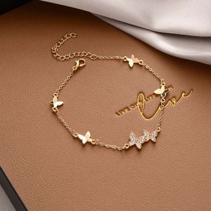 Pulsera con incrustaciones de diamantes de moda ligera coreana japonesa con diseño de celeridad de Internet, pulsera de mariposa simple, agradable fuente de comercio exterior fría e independiente