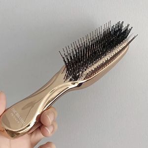 Masseur de tête premium japonais Brusque brosse masseur de cheveux shampooing brosse plastique humide détanglant brosser les cheveux nettoyage peigne rose or 240422