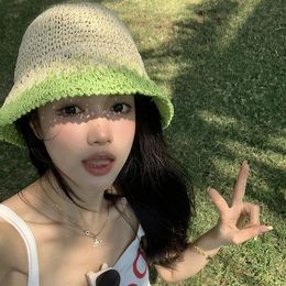 Sombrero de paja japonés femenino de verano de verano protección para el sol de la playa del sombrero del sombrero del color del color de la hierba tejida del sombrero de cuenca transpirable HIPS 240412