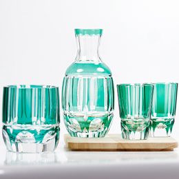 Estilo japonés Craft Edo Kiriko Glass Set Shochu Sake Cup 1 Botella y 2 tazas de vidrio de whisky cortado a mano de vidrio verde