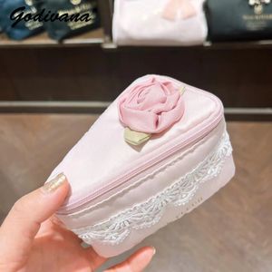 Bolsa de cosméticos para pastel triangular de satén rosa de estilo japonés, bolso bordado dulce para niñas, fundas de encaje rosa 240122