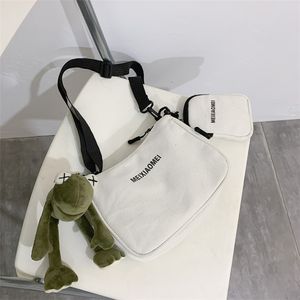 حقيبة قماشية للطلاب على الطراز الياباني للسيدات 2020 حقيبة كتف جديدة على الإنترنت للمشاهير على الطراز الكوري حقيبة كتف متطابقة