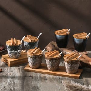 Pots d'assaisonnement en céramique avec couvercle et cuillère en bambou, boîte à épices créative japonaise pour la maison, hôtel restaurant, pot à sel et à piment