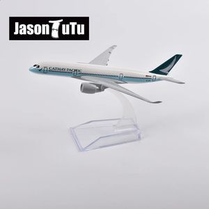 Jason Tutu 16cm Cathay Pacific Airbus A350 Airplane modèle Plane modèle Aircraft Diecast Metal 1/400 Planes à échelle Drop 240328