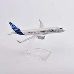 JASON TUTU 16cm modelo Original Airbus A320 modelo de avión modelo de avión Diecast Metal 1/400 escala fábrica Drop 240119