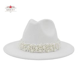 Jazz Fedora hoeden met Pearls Band Women White Filted Top Cap Trendy Wide Brim Church Party Female Dress Hat Outdoor Sunhat 240322