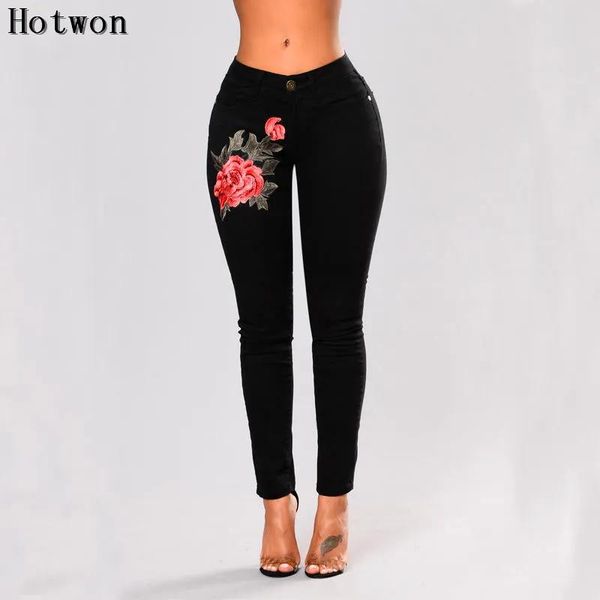 Jeans 2017 Jean brodé noir Stretch Black pour femmes jeans de fleur élastique pantalon denim crayon de rose Pantalon Femme