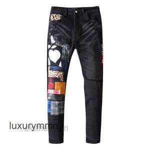 Jeans Amirrs T-shirts ontwerper 2023 Jean zwarte koe wassen watergat maken oude patch kleur contrast liefde plakken doek borduurwerk Sli G9ZZ