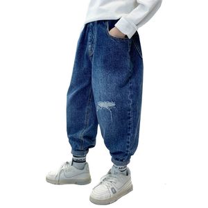 Jeans aankomsten kinderen grote jongens jeans herfst klassieke broek kinderen denim kleding tieners jongen casual gescheurde broek 5-14 jaar oud 230306