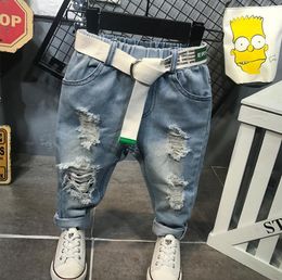 Jeans Children's 2023 Products de primavera y otoño Fashion Boys Wild Hole Pantals Nids Biros sin cinturón 26 Año 230616