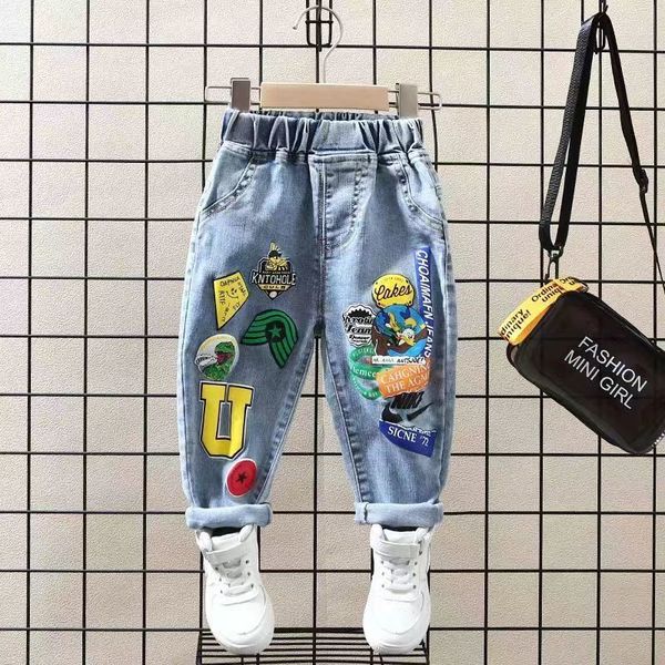 Jeans Pantalones de primavera y otoño para niños Niños elásticos 2023 Tipo de pies sueltos de moda para niñas niños 230830