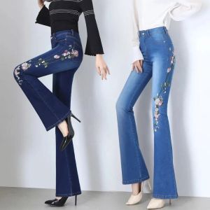 Jeans Borduren Flare Jeans Dames Elasticiteit BellBottoms Jeans voor meisjes Lichtblauwe broek Grote maat Vrouwelijke casual denimbroek