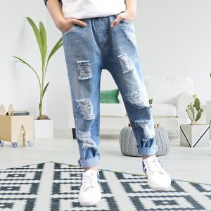 Jeans à la mode de vêtements pour garçons jeans jeans pour enfants vêtements élastiques jeans bleu clair 230406