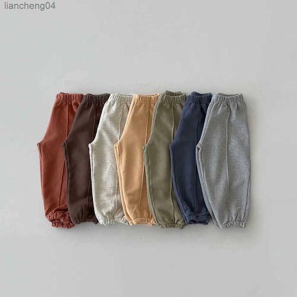 Jeans Corea Baby Boy Pantalones de chándal Niños Otoño Pantalones largos Niños Niños Deporte Pantalones de color sólido Bragas infantiles Pantalones de primavera para niños pequeños