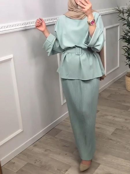 Jeans Dernières pièces de haute qualité 2 pièces Abaya Muslim Women's Vêtements pour Veils Store de dinde Ramadan Robes Sets Islamic Modest Clothing