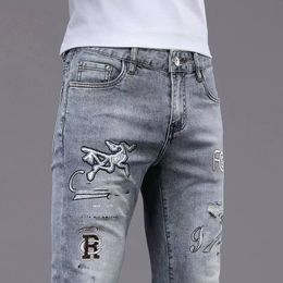 Jeans en jeans pour hommes designer masculin de couleur masculine pantalon coloré haut de gamme slim-ats de qualité rétro pantalon de survêtement décontracté