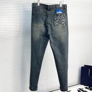 pantalones vaqueros pantalones vaqueros de diseñador Jeans para hombres ajustados nueva marca de moda pantalones rectos versátiles bordado acolchado marca rasgada pantalón vintage jeans de moda es agradable