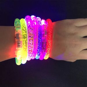 Jelly 50 stks/partij LED Glow Hand Ring Acryl Armband Polsbandje Bubble Kleur Veranderende Bangle Knipperend Knipperend Party 231030
