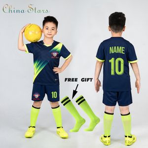 Jerseys Voetbalshirt voor jongens Trainingspak Kindvoetbal Sportuniformen Kinderen spelen bal Sportkleding Kits Vest Voetbalpak Sokken 230915